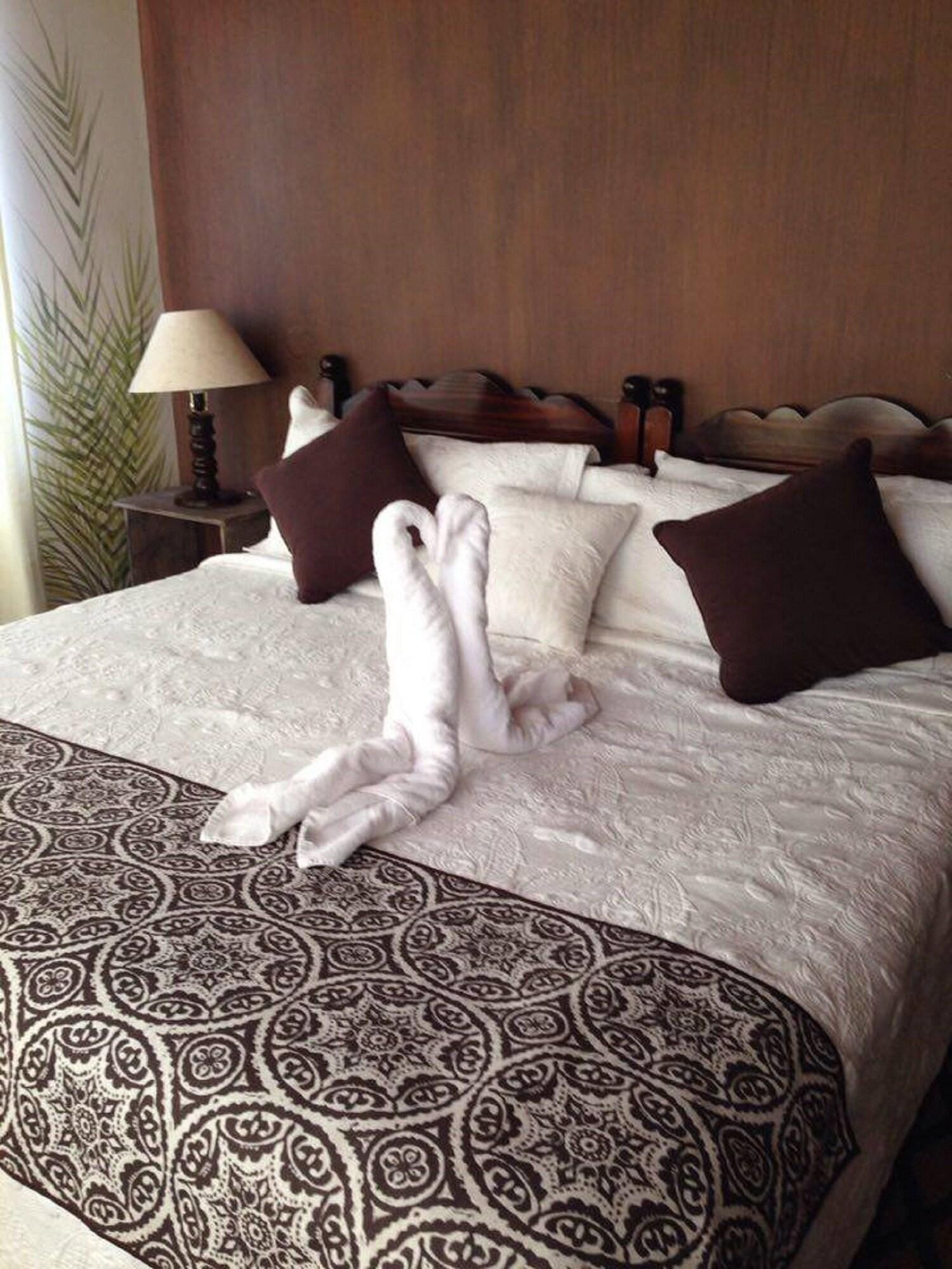 Hotel La Huerta Альенде Экстерьер фото