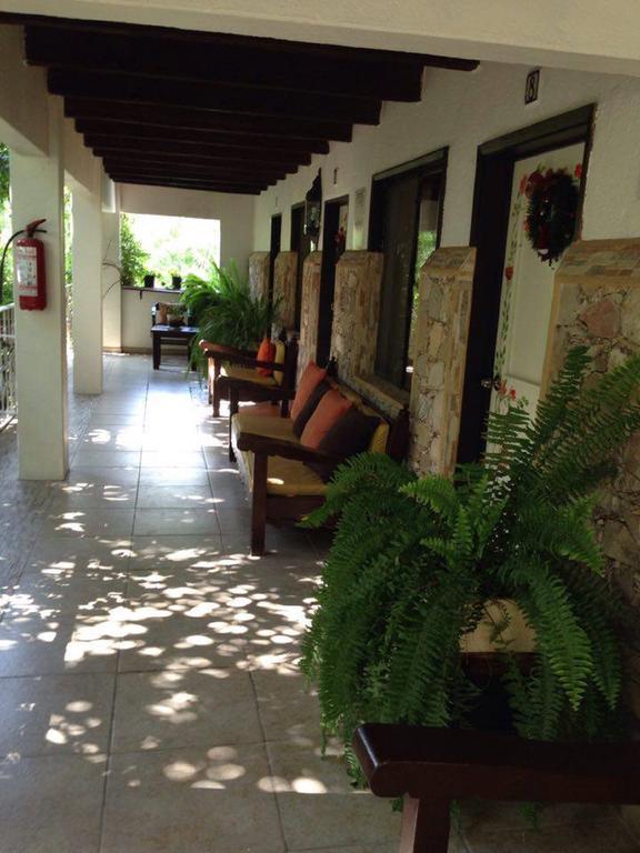Hotel La Huerta Альенде Экстерьер фото